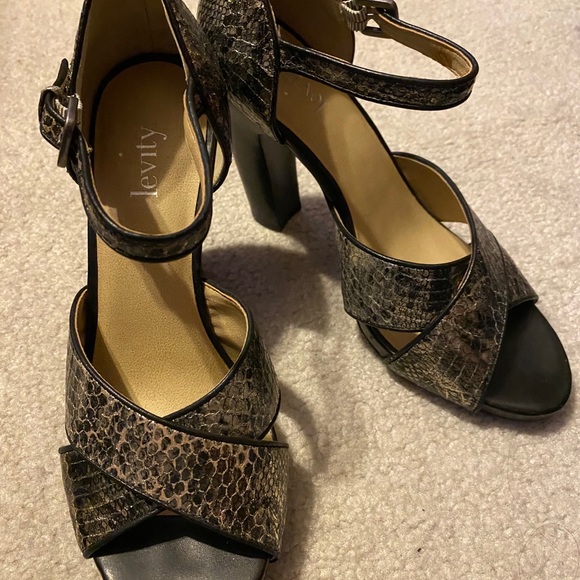 Levity heels - Picture 3 of 5